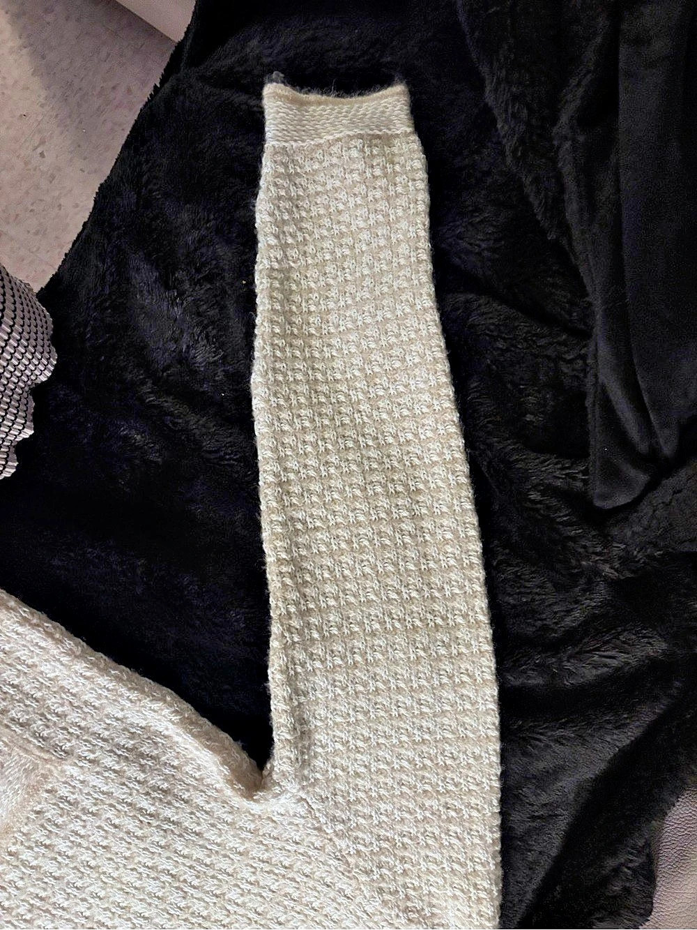 H&Medium Cream Cardigan Size Medium NWT - Picture 2 of 11